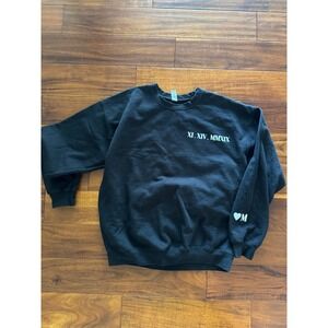 Black Sweatshirt Roman Numerals XI XIV MMXIX Heart M Graphic Pullover Women's L